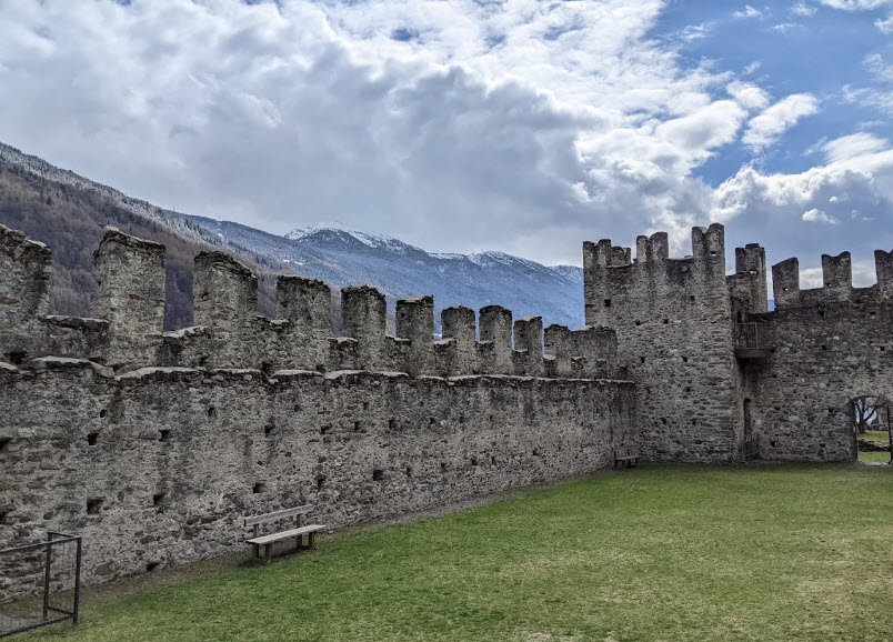 Castello Nuovo o Visconteo (XIV Secolo), Italy